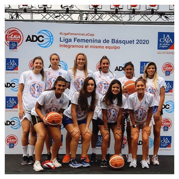 En el marco del Día Internacional de la Mujer, se llevó a cabo el lanzamiento de la Liga Femenina de Básquet. Se contó con la participación de jugadores y jugadoras de la Liga y deportistas de otras disciplinas. Se realizó una clínica y las familias jugaron por variados premios.